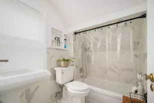 13 Manchester St, Warwick, RI 02888 - Photo 31