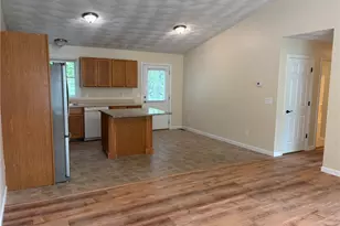 521 10th Ave, Woonsocket, RI 02895 - Photo 9