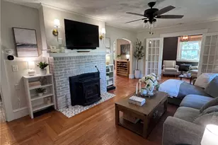 102 Hillard Ave, Warwick, RI 02886 - Photo 3