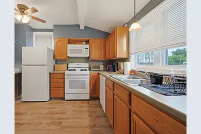 85 Hughes Avenue, Pawtucket, RI 02861 - Photo 3