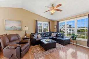 48 Harris Ave, Warwick, RI 02889 - Photo 9