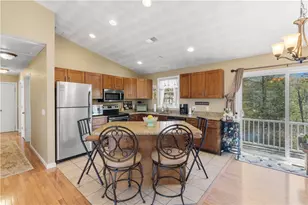 48 Harris Ave, Warwick, RI 02889 - Photo 5
