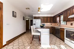 105 Walnut St, Johnston, RI 02919 - Photo 9