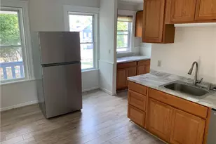 32 Sisson St, Pawtucket, RI 02860 - Photo 7