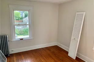 32 Sisson St, Pawtucket, RI 02860 - Photo 13