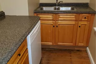 37 Wakefield St, West Warwick, RI 02893 - Photo 3