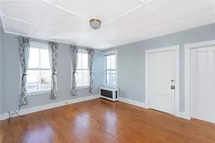 11 Newport Ave, Newport, RI 02840 - Photo 7