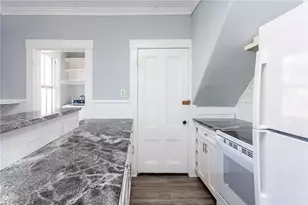 11 Newport Ave, Newport, RI 02840 - Photo 15