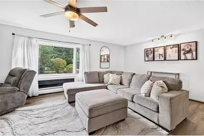 765 Putnam Pike, Glocester, RI 02814 - Photo 13