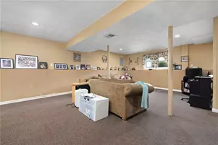 16 Dresden St, Cranston, RI 02910 - Photo 15