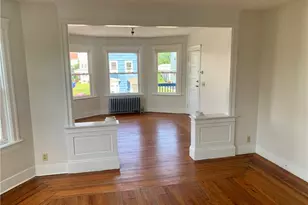 32 Sisson St, Pawtucket, RI 02860 - Photo 9