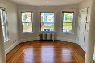 32 Sisson St, Pawtucket, RI 02860 - Photo 11