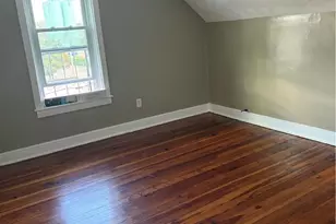 35 Hunts Ave, Pawtucket, RI 02861 - Photo 7