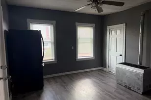 35 Hunts Ave, Pawtucket, RI 02861 - Photo 3