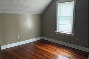 35 Hunts Ave, Pawtucket, RI 02861 - Photo 9