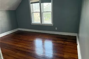 35 Hunts Ave, Pawtucket, RI 02861 - Photo 5
