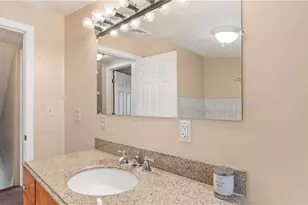 250 Benefit St, Pawtucket, RI 02861 - Photo 15