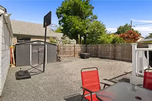 250 Benefit St, Pawtucket, RI 02861 - Photo 29