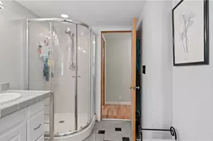 132 Davis Ave, Cranston, RI 02910 - Photo 29