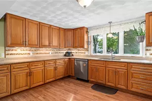 132 Davis Ave, Cranston, RI 02910 - Photo 17