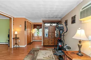 132 Davis Ave, Cranston, RI 02910 - Photo 21