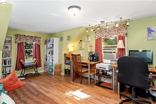 132 Davis Ave, Cranston, RI 02910 - Photo 31