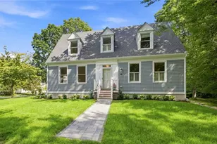 4 Woodhaven Rd, Barrington, RI 02806 - Photo 1