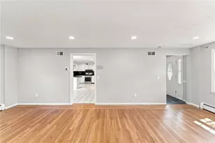 33 Old Oak Dr, Warwick, RI 02886 - Photo 11