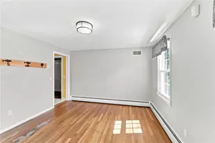 33 Old Oak Dr, Warwick, RI 02886 - Photo 13