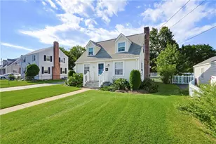 166 Puritan Dr, Warwick, RI 02888 - Photo 3
