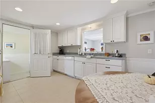 166 Puritan Dr, Warwick, RI 02888 - Photo 7