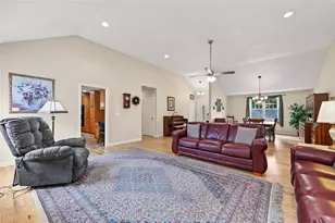 23 Valley Stream Dr, Cumberland, RI 02864 - Photo 9