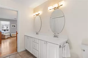 38 Lindsay Ln, Cranston, RI 02921 - Photo 35