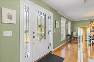 38 Lindsay Ln, Cranston, RI 02921 - Photo 5