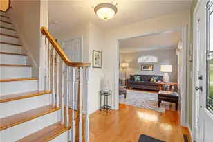 38 Lindsay Ln, Cranston, RI 02921 - Photo 7