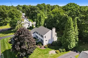 38 Lindsay Ln, Cranston, RI 02921 - Photo 3