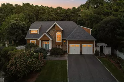 26 Thayer Avenue, Narragansett, RI 02882 - Photo 3