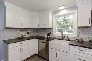 116 Heritage Rd, North Kingstown, RI 02852 - Photo 7