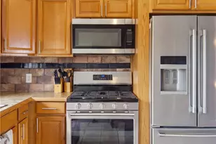 71 Clemence St, Cranston, RI 02920 - Photo 7