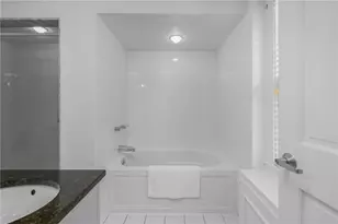 15 John St, Bristol, RI 02809 - Photo 29