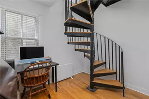 15 John St, Bristol, RI 02809 - Photo 21