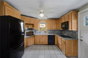 36 Becker Ave, East Providence, RI 02915 - Photo 7