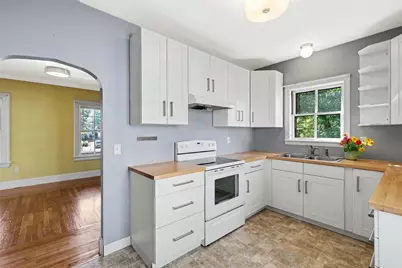 14 Webb Street, Pawtucket, RI 02860 - Photo 9