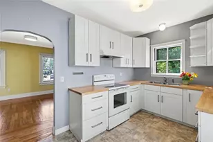 14 Webb St, Pawtucket, RI 02860 - Photo 9