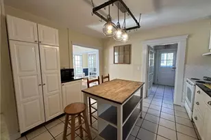 26 Calvert St, Newport, RI 02840 - Photo 7