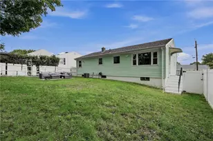 6 Flanders St, Johnston, RI 02919 - Photo 3