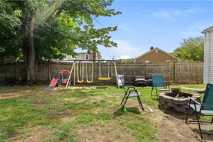 38 Fairfield Ct, Warwick, RI 02889 - Photo 23