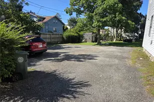 421 High St, Bristol, RI 02809 - Photo 15