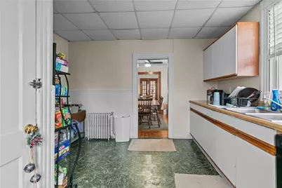31 W Narragansett Avenue #2, Newport, RI 02840 - Photo 11