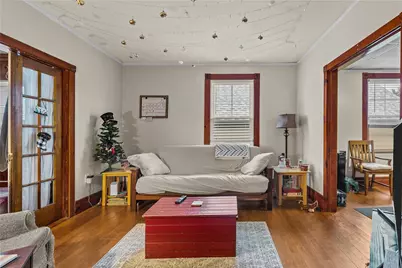 31 W Narragansett Avenue #2, Newport, RI 02840 - Photo 3